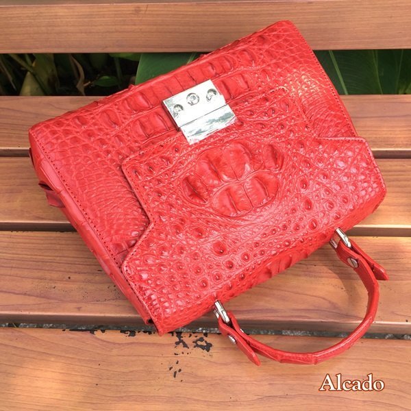 Túi xách nữ Alcado TXCS04-DO: Điểm nhấn cho phong cách thời trang của bạn